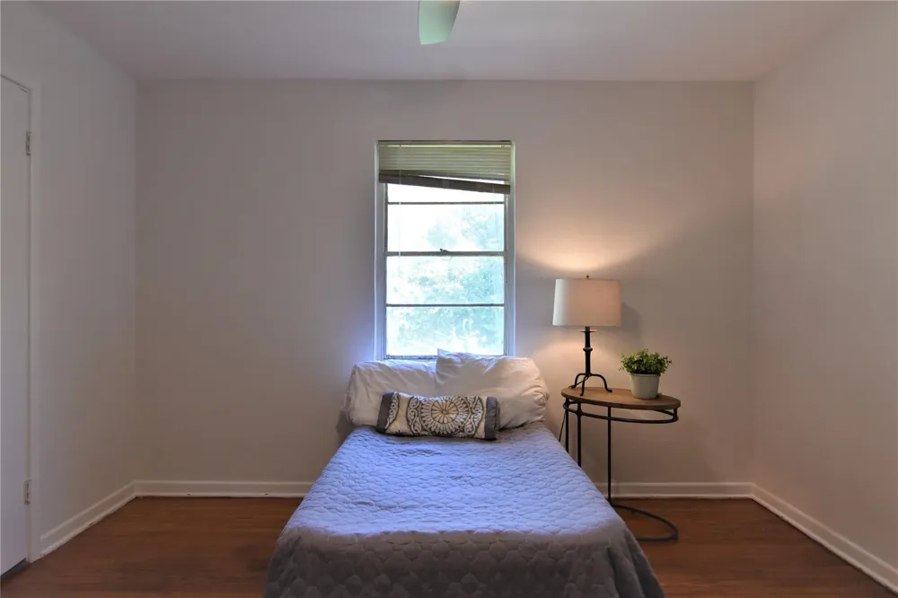 1202 Sunnyside Avenue Cockrell Hill, TX 75211