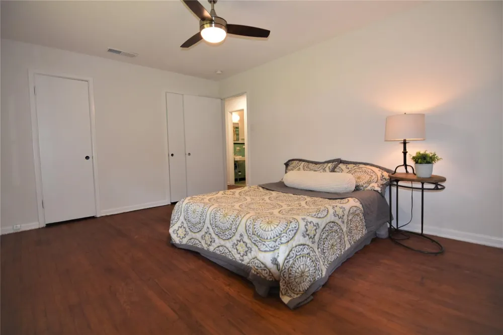 1202 Sunnyside Avenue Cockrell Hill, TX 75211