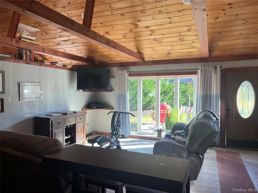 1799 Wading River Manor Road Wading River, NY 11792