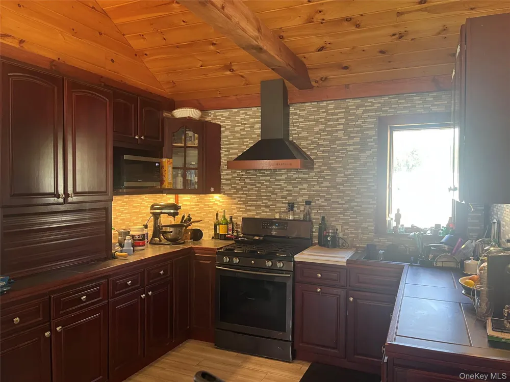 1799 Wading River Manor Road Wading River, NY 11792