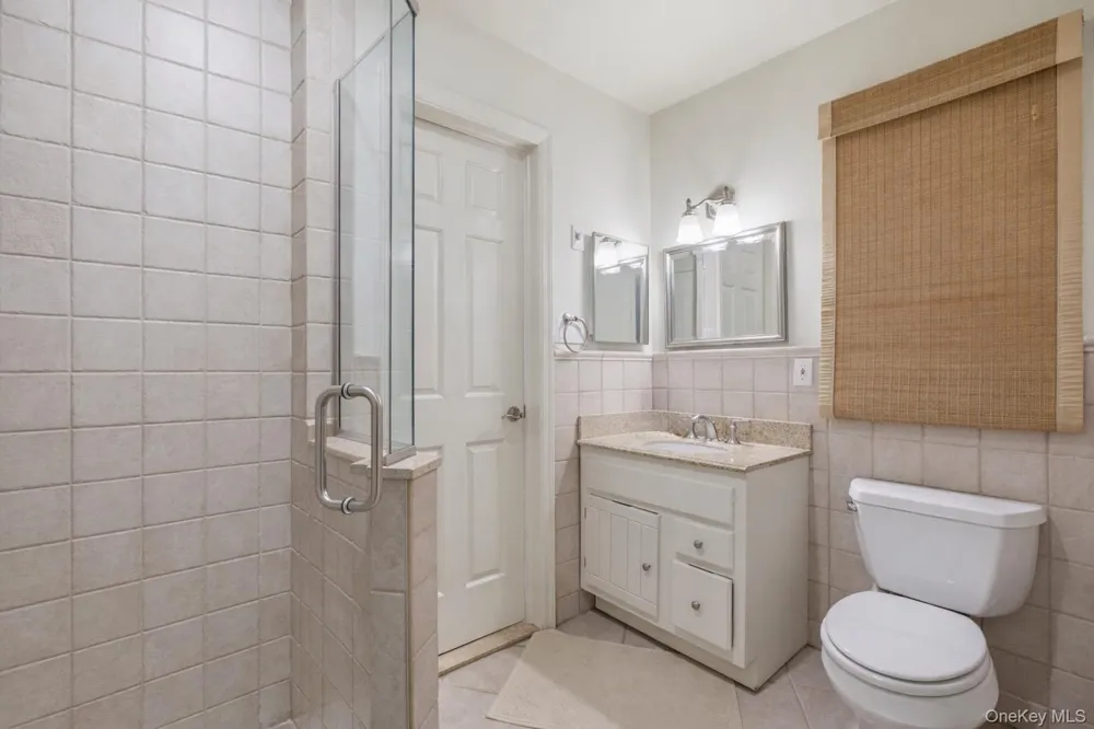 1 Canal Way Hampton Bays, NY 11946