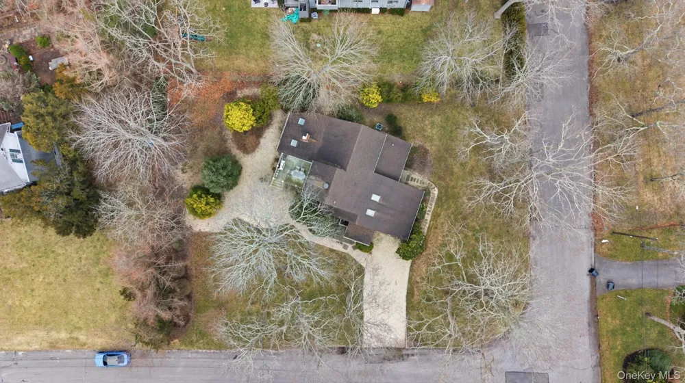 1 Canal Way Hampton Bays, NY 11946