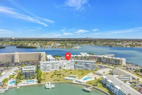 1868 SHORE DRIVE S #212