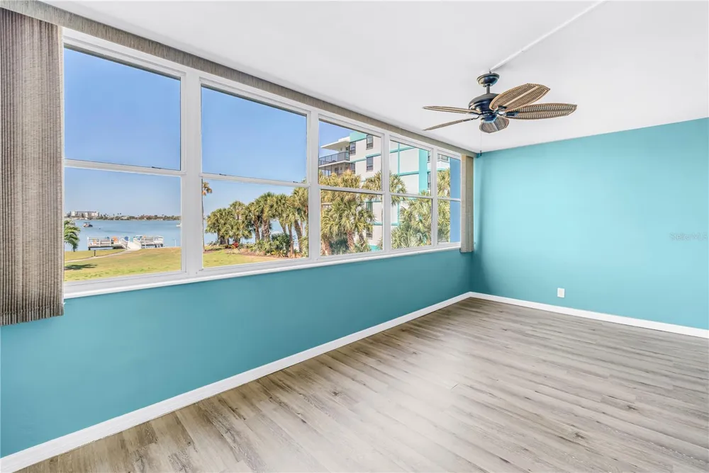 1868 SHORE DRIVE S #212 South Pasadena, FL 33707