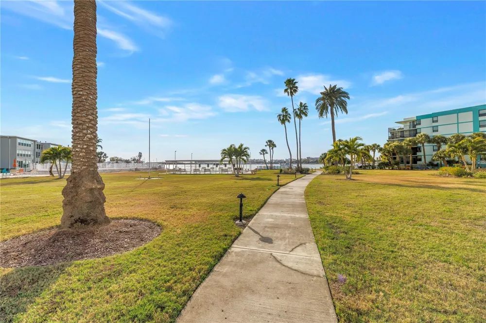 1868 SHORE DRIVE S #212 South Pasadena, FL 33707
