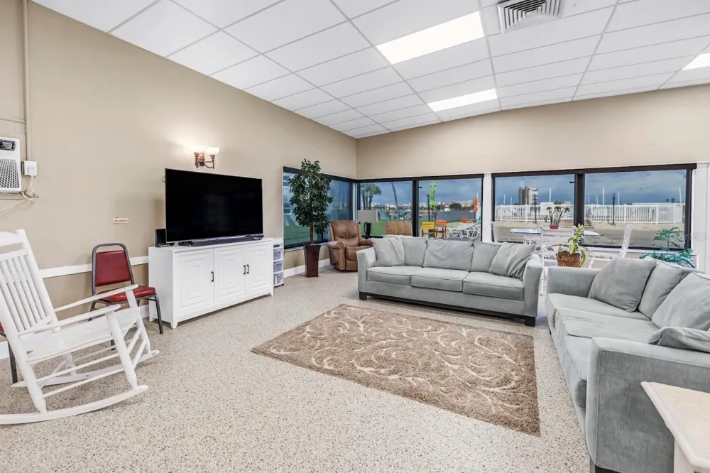 1868 SHORE DRIVE S #212 South Pasadena, FL 33707
