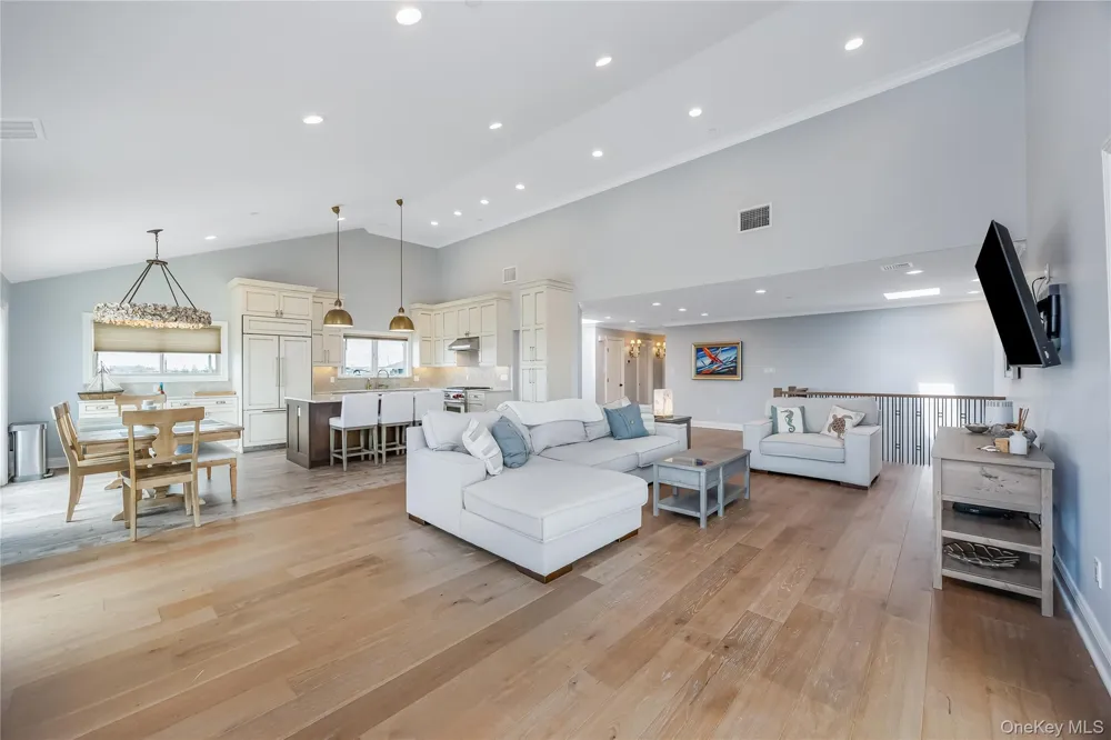 29 Bath Street Lido Beach, NY 11561