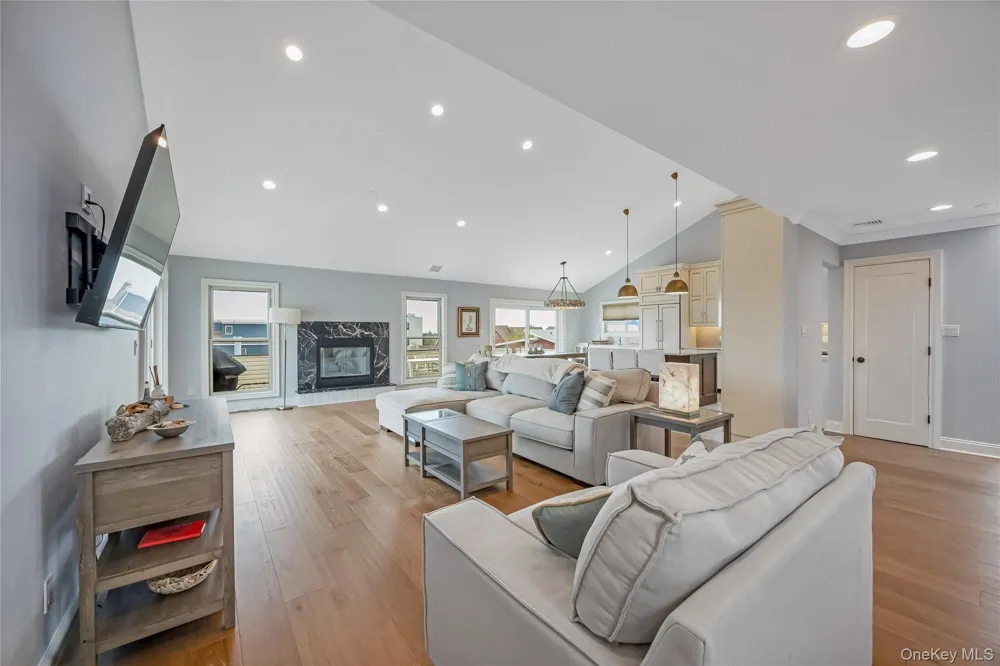 29 Bath Street Lido Beach, NY 11561