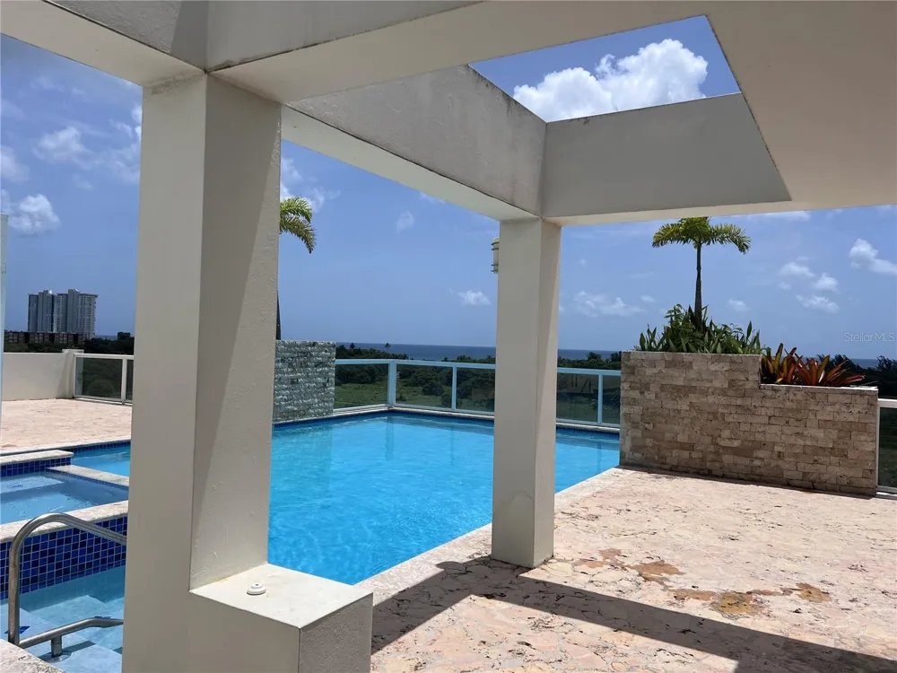 100 OCEAN PLAZA DRIVE #15 Luquillo, PR 00773