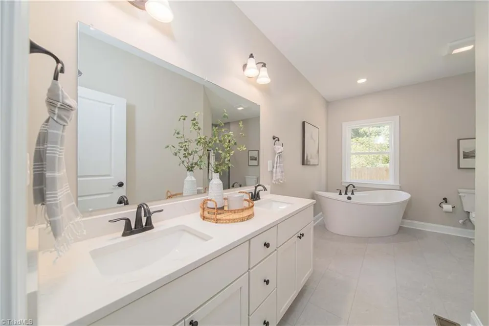 10265 NC Highway 150 Clemmons, NC 27012