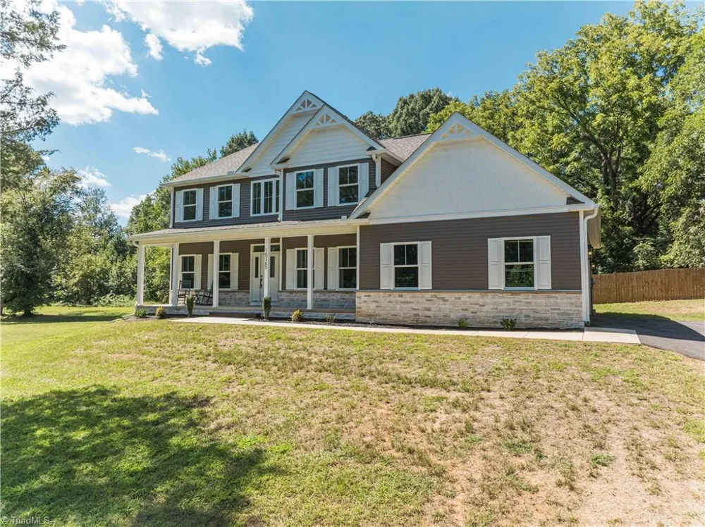 10265 NC Highway 150 Clemmons, NC 27012