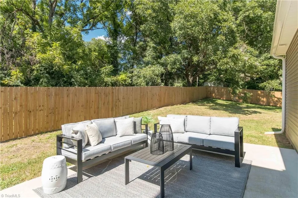 10265 NC Highway 150 Clemmons, NC 27012