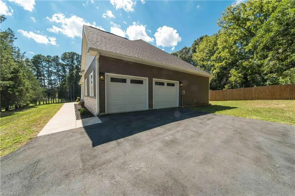 10265 NC Highway 150 Clemmons, NC 27012