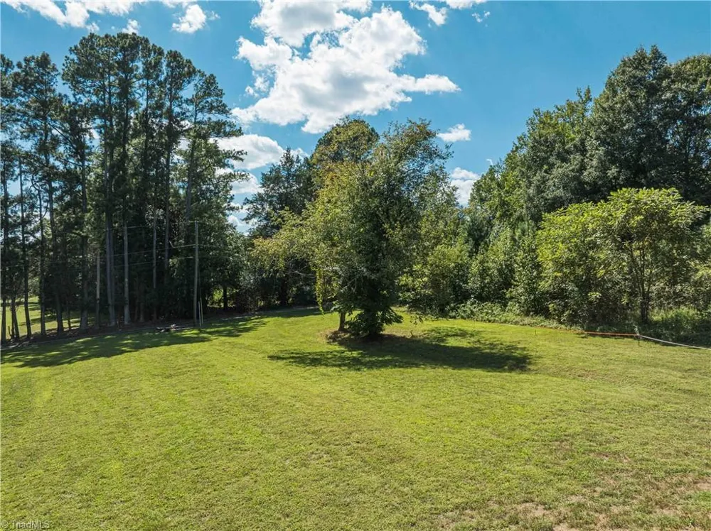 10265 NC Highway 150 Clemmons, NC 27012