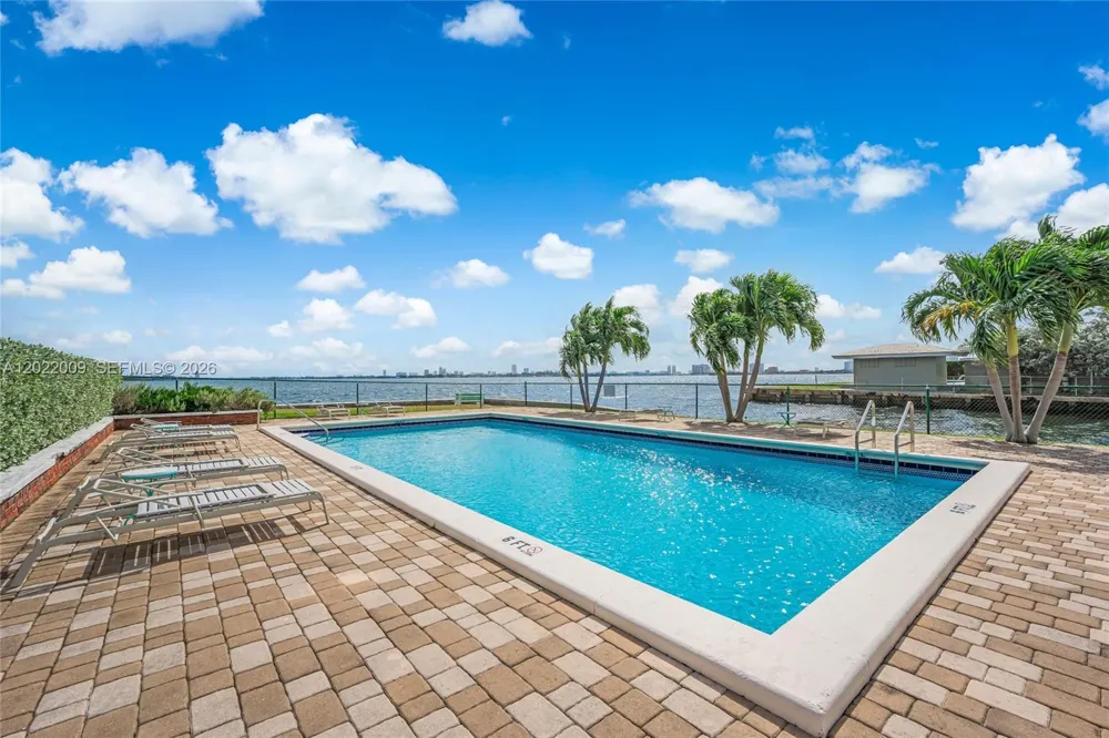 1700 NE 105th St #108 Miami Shores, FL 33138