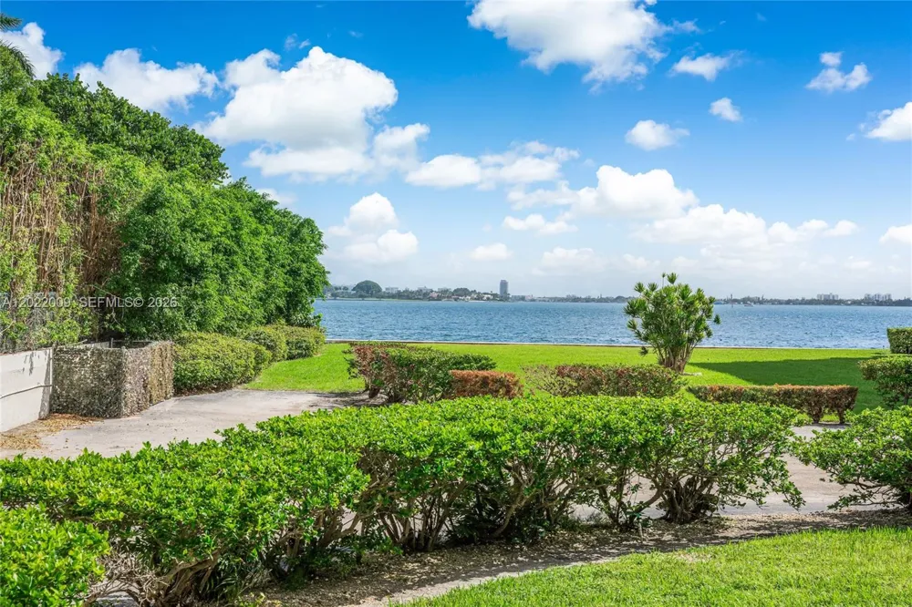 1700 NE 105th St #108 Miami Shores, FL 33138