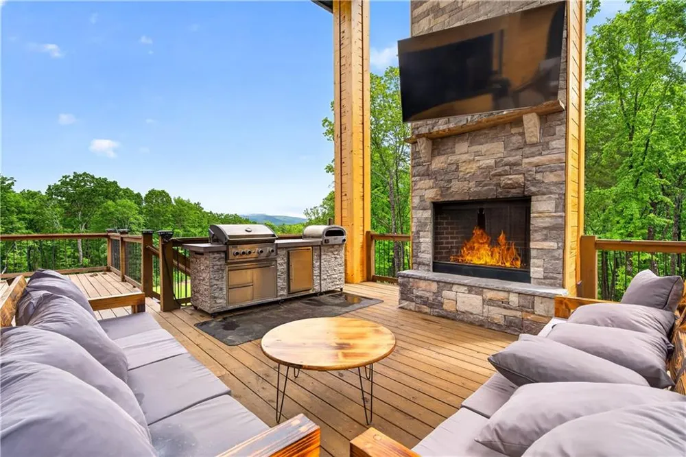 281 High Summit Drive Talking Rock, GA 30175