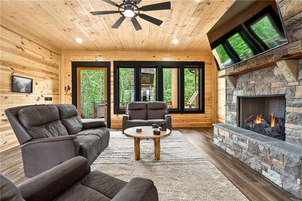 281 High Summit Drive Talking Rock, GA 30175