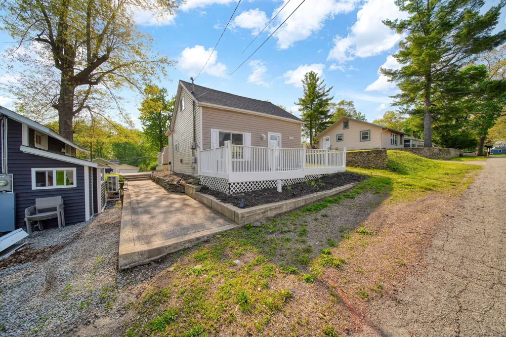 2948 Russell Court Columbia Township, MI 49234