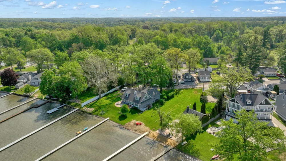 2948 Russell Court Columbia Township, MI 49234