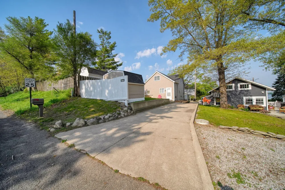 2948 Russell Court Columbia Township, MI 49234