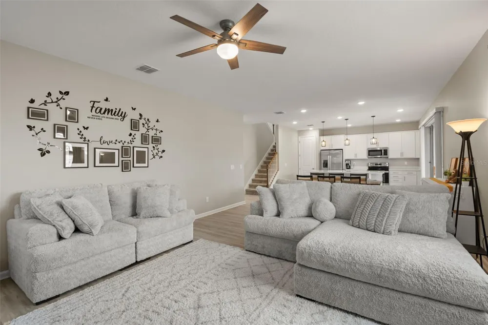 1542 SUGARBELLE CIRCLE Mascotte, FL 34753
