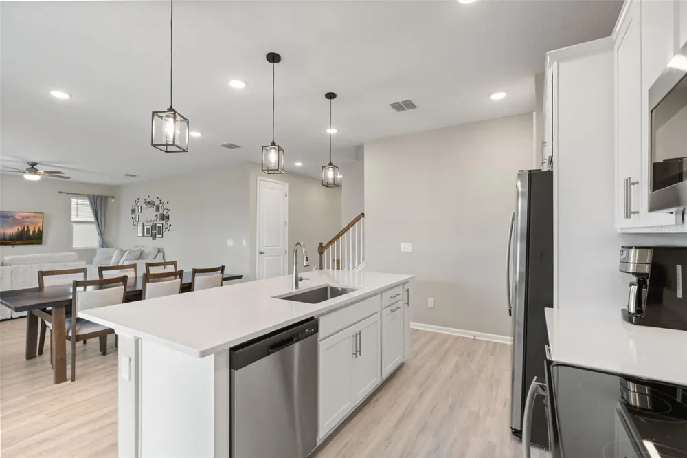 1542 SUGARBELLE CIRCLE Mascotte, FL 34753