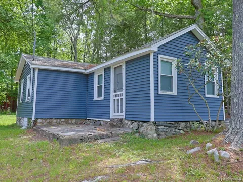 4 Spruce Street E