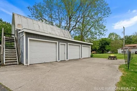 130 W Cherry Street Wayland City, MI 49348