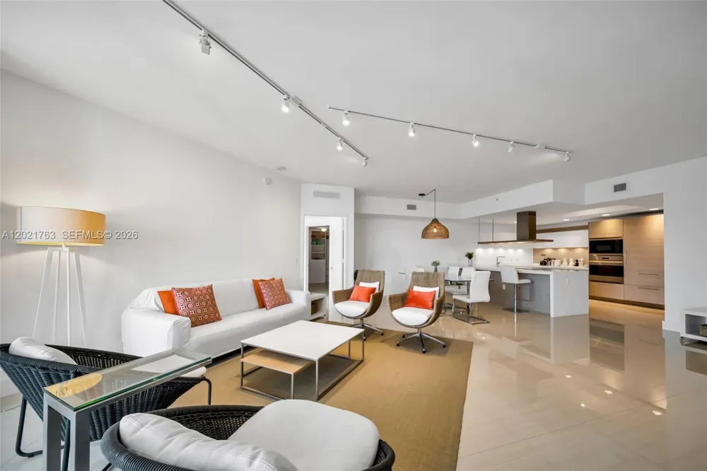 17301 Biscayne Blvd #907 North Miami Beach, FL 33160