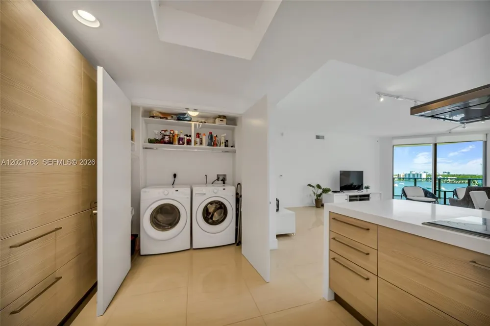 17301 Biscayne Blvd #907 North Miami Beach, FL 33160