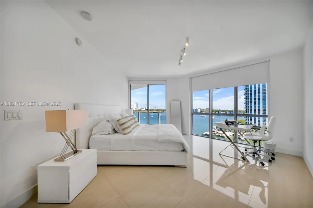 17301 Biscayne Blvd #907 North Miami Beach, FL 33160