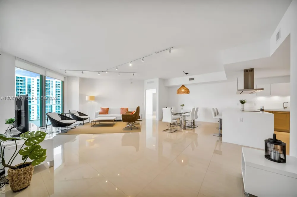 17301 Biscayne Blvd #907 North Miami Beach, FL 33160