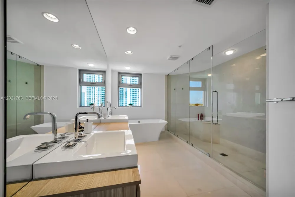 17301 Biscayne Blvd #907 North Miami Beach, FL 33160