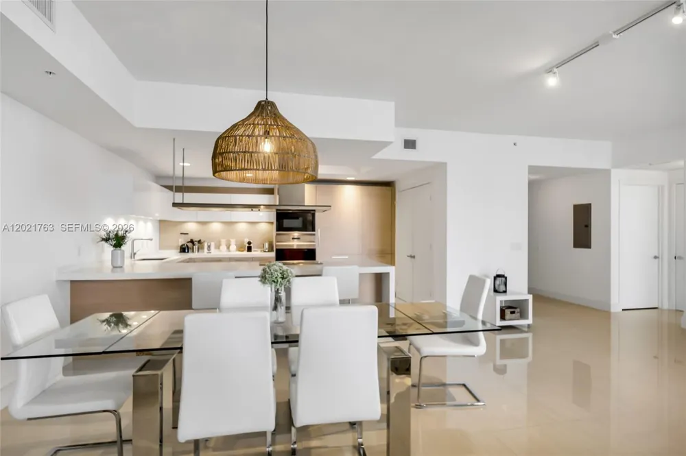 17301 Biscayne Blvd #907 North Miami Beach, FL 33160