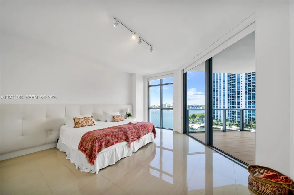17301 Biscayne Blvd #907 North Miami Beach, FL 33160