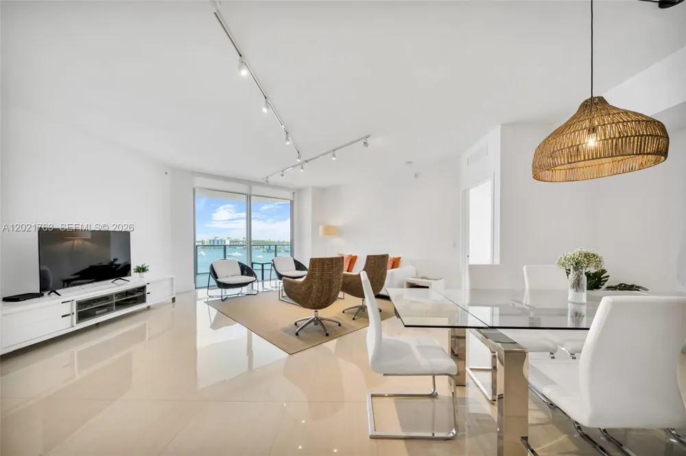 17301 Biscayne Blvd #907 North Miami Beach, FL 33160