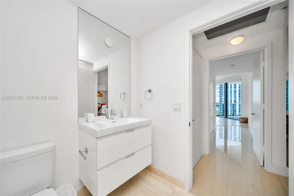 17301 Biscayne Blvd #907 North Miami Beach, FL 33160