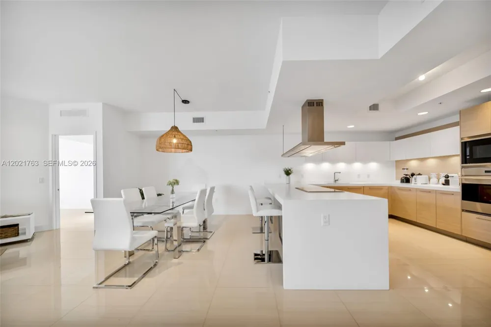 17301 Biscayne Blvd #907 North Miami Beach, FL 33160