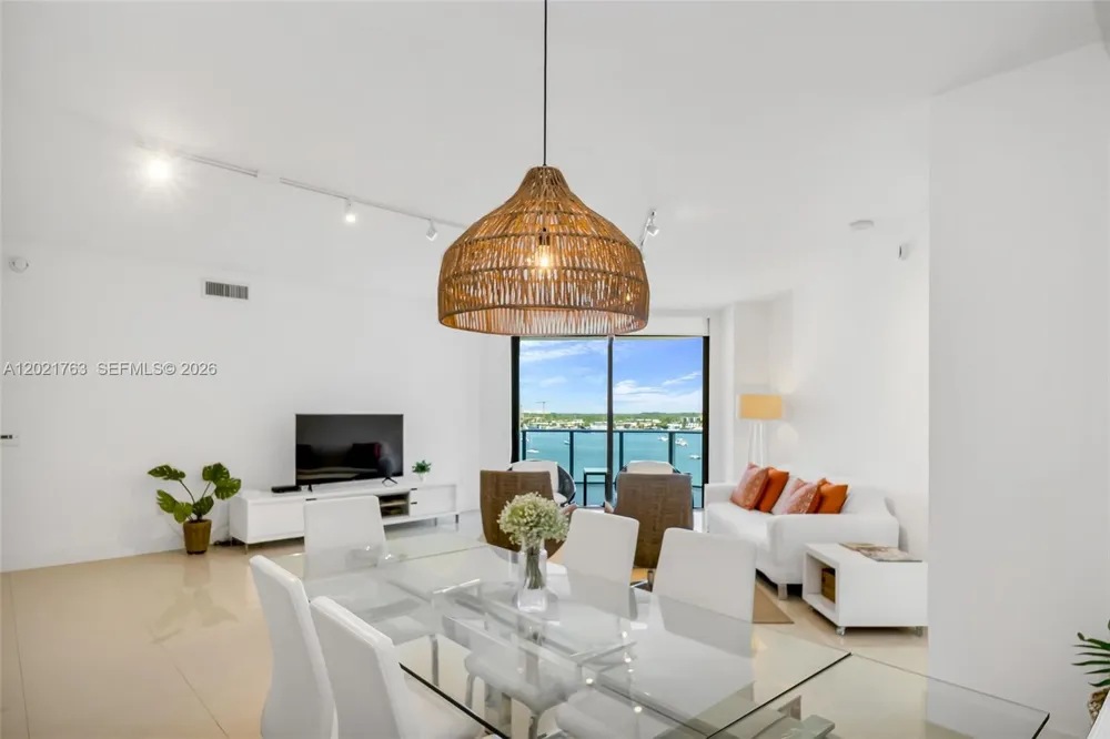 17301 Biscayne Blvd #907 North Miami Beach, FL 33160