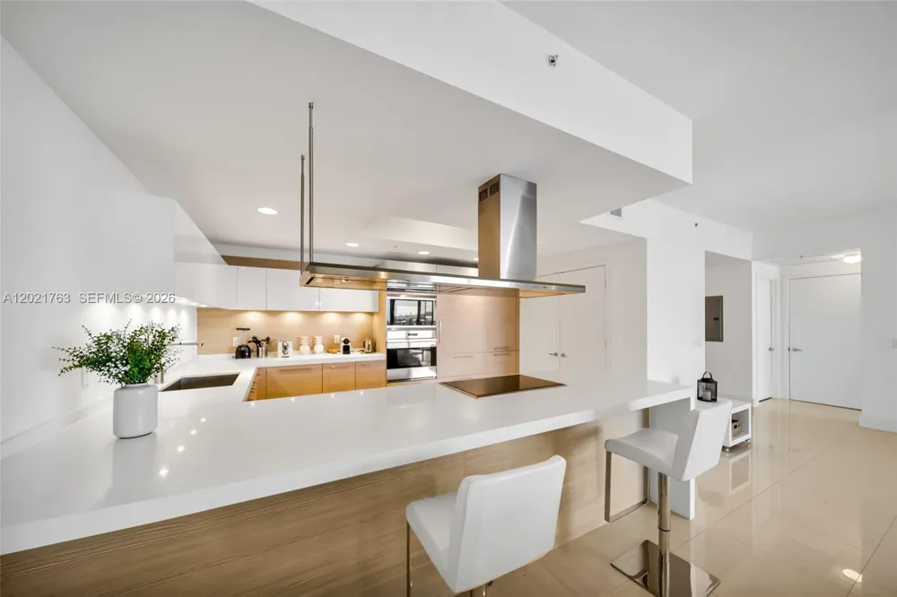 17301 Biscayne Blvd #907 North Miami Beach, FL 33160