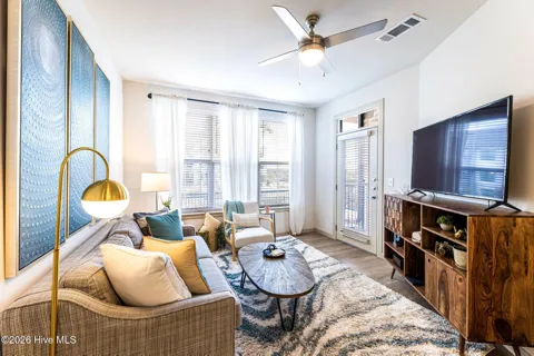 752 Calvin Terrace #2 Bedroom