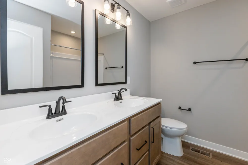 9558 Hemingway Drive Indianapolis, IN 46239