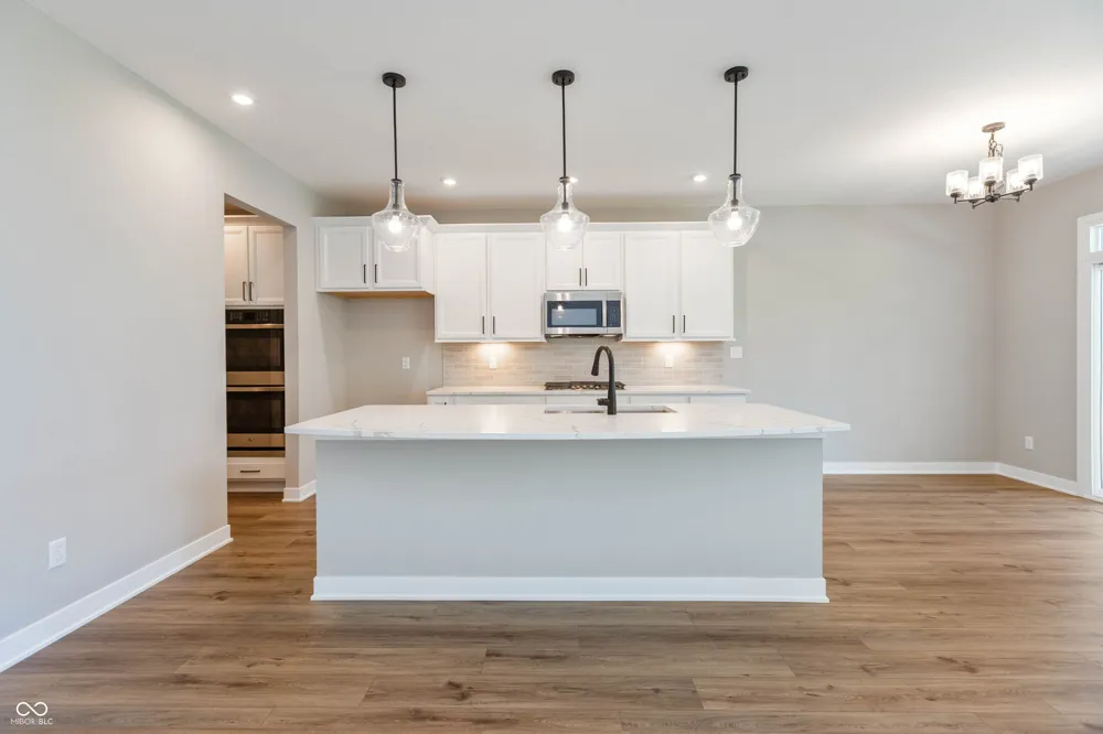 9558 Hemingway Drive Indianapolis, IN 46239