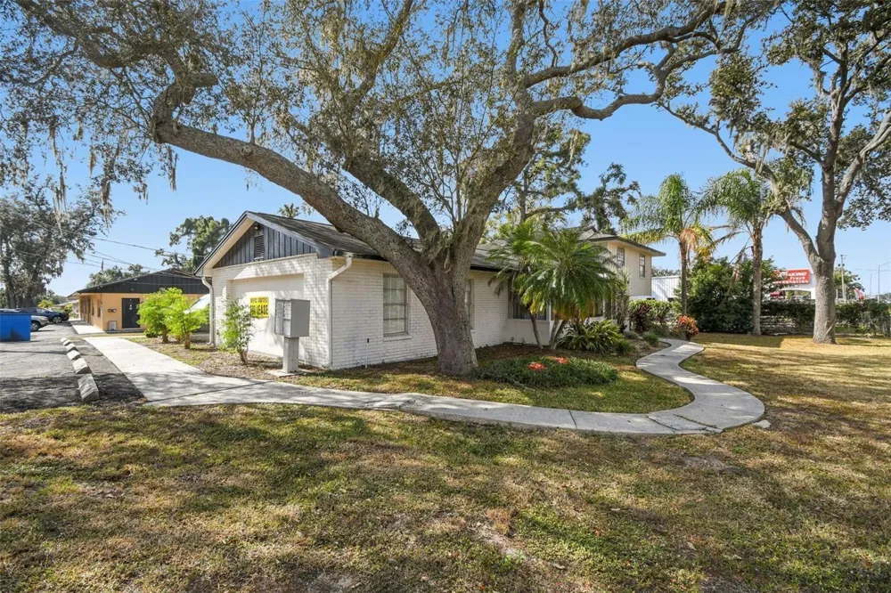 855 E BRANDON BOULEVARD Brandon, FL 33511