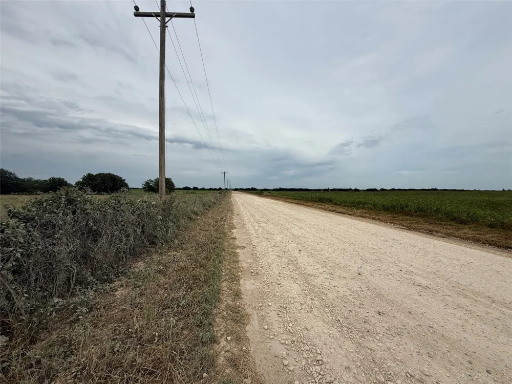 1432 Dos Hermanas Road Salado, TX 76571