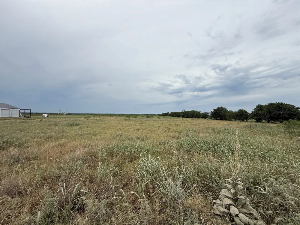 1432 Dos Hermanas Road Salado, TX 76571