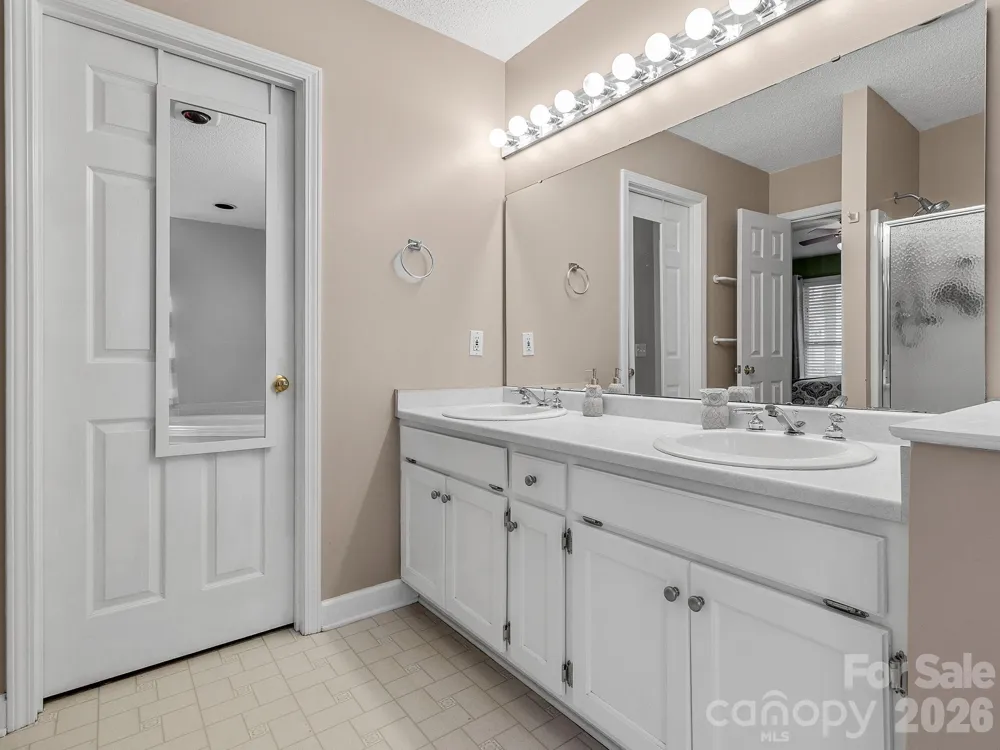1570 Roddy Road Campobello, SC 29322