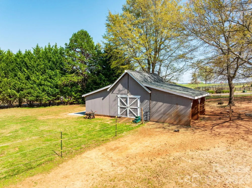 1570 Roddy Road Campobello, SC 29322