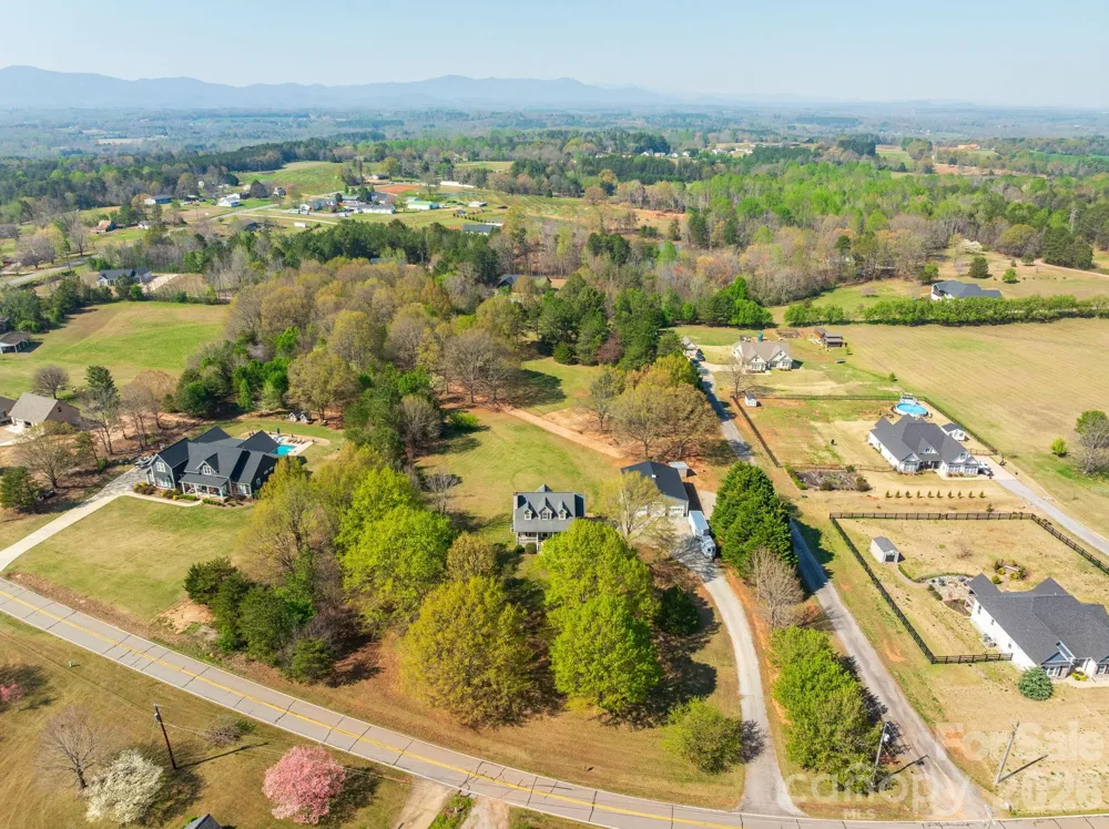 1570 Roddy Road Campobello, SC 29322